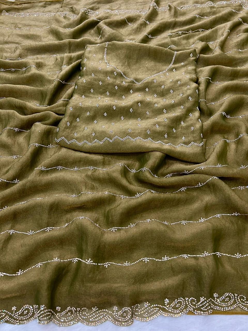 Zyna - Luxurious Space Silk Saree