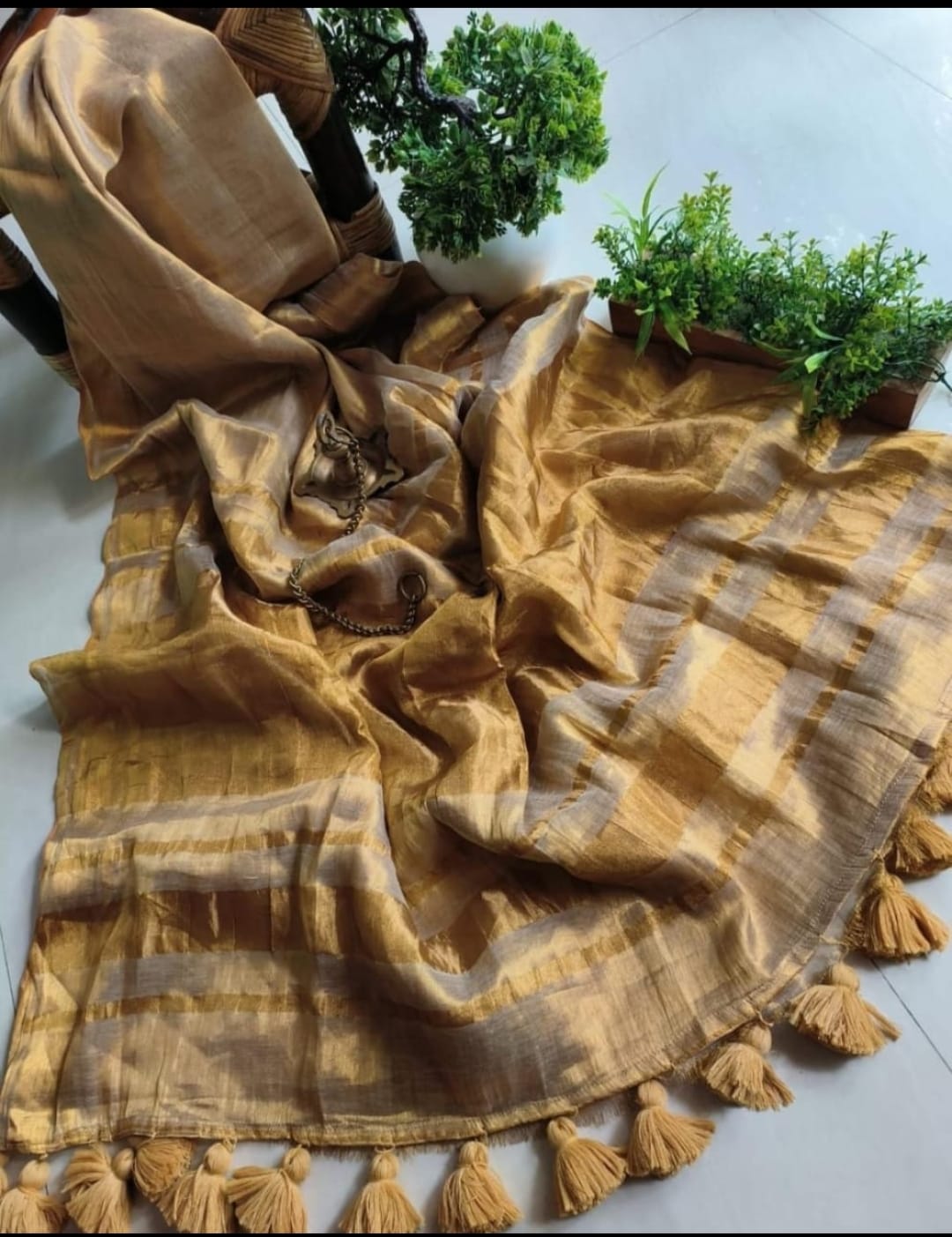 Golden glow - Handloom Saree