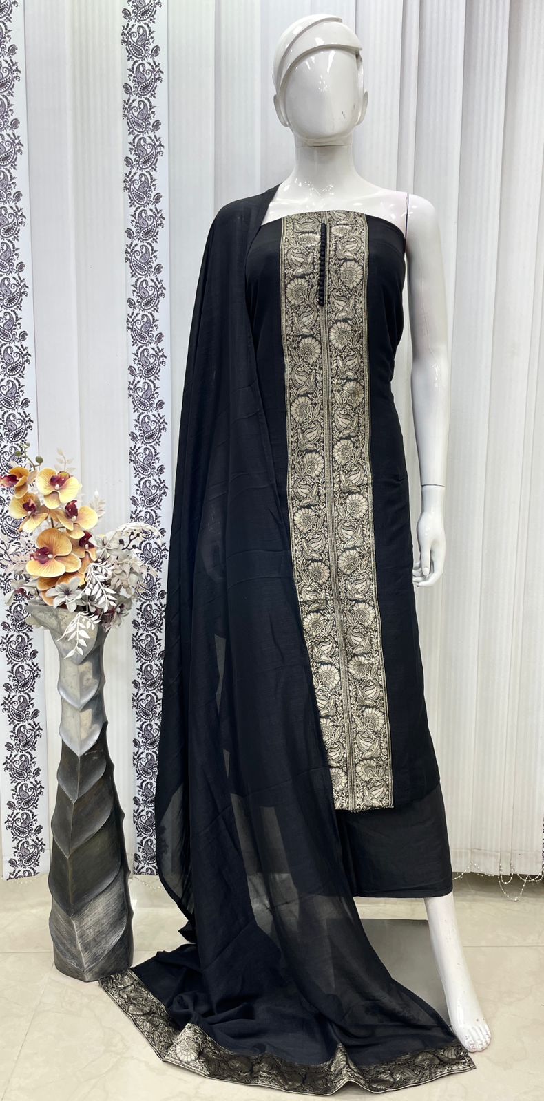 Niyyah - Silk Suit