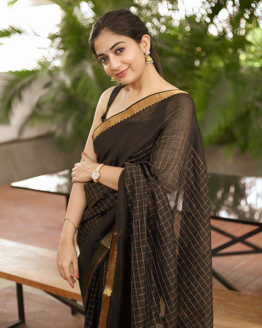 Manvi - Semi Tussar Silk Saree