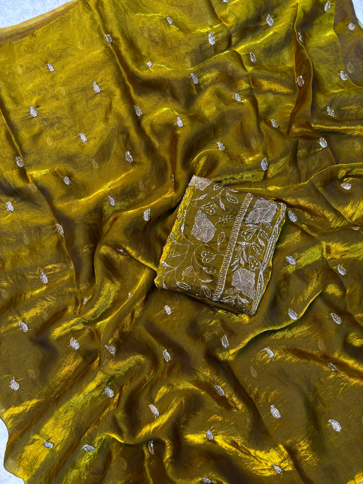 Fendy leaf